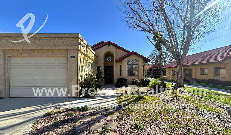 19053 Elm Dr — Photo 1