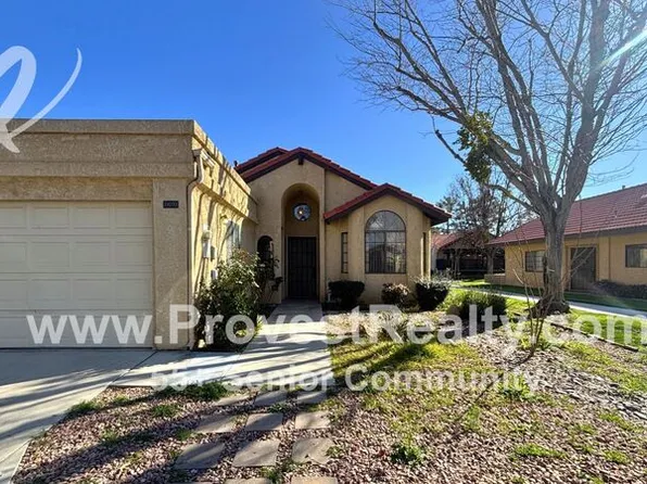19053 Elm Dr, Apple Valley, CA 92308