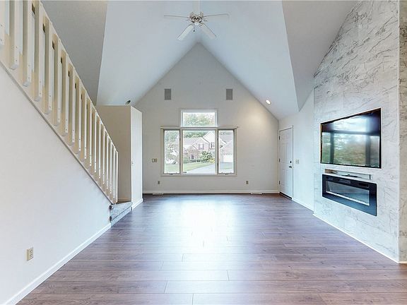 4th image of 604 Magnolia Ln