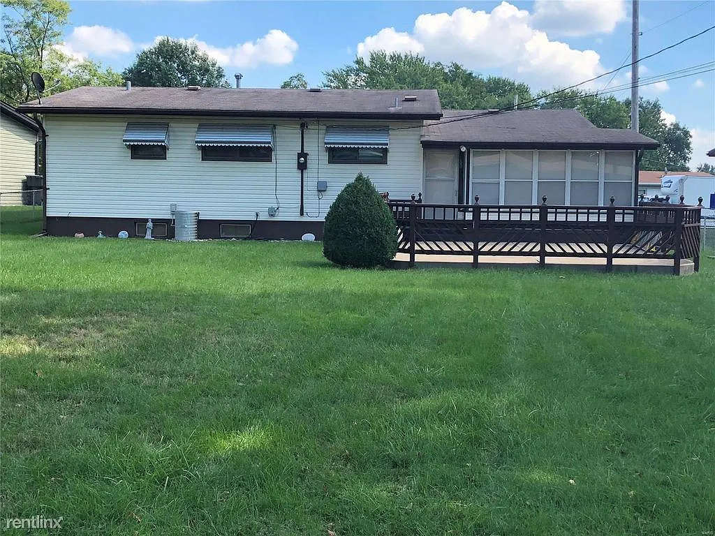 1170 Flora Ln photo 1