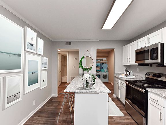 Kitchen + Modern Cabinetry