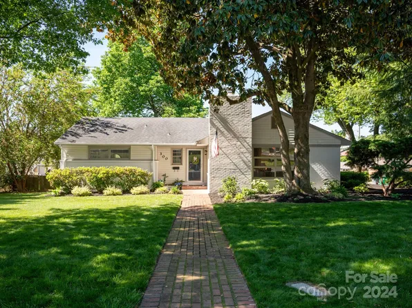 300 Blackthorne Ln, Charlotte, NC 28209