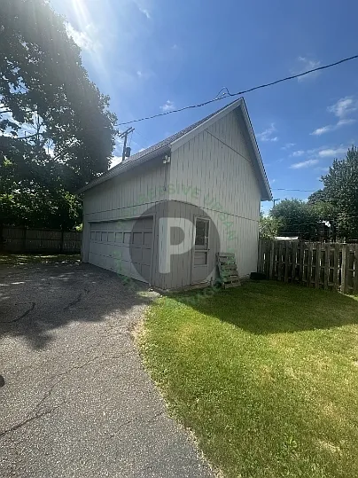 9611 Larnder Ave — Photo 17
