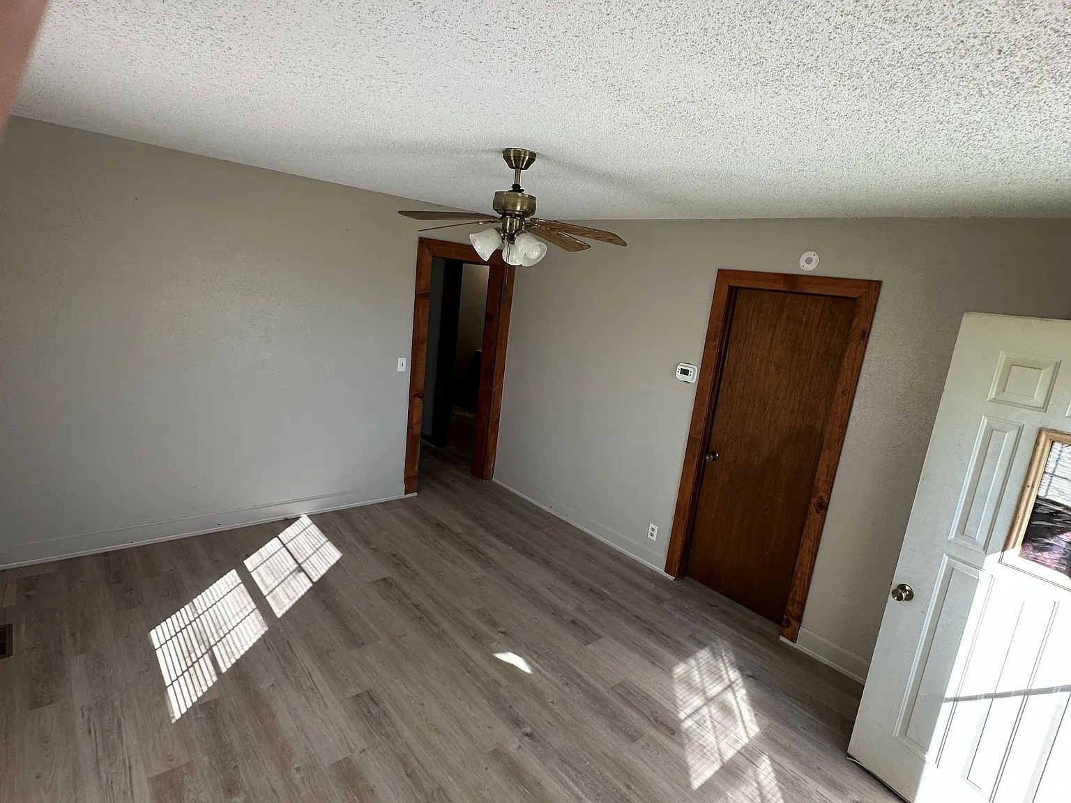 2 bed, 842 sqft, $800 — Photo 3