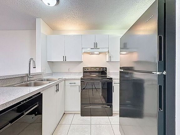 4th image of 1657 Windsor Oak Ct