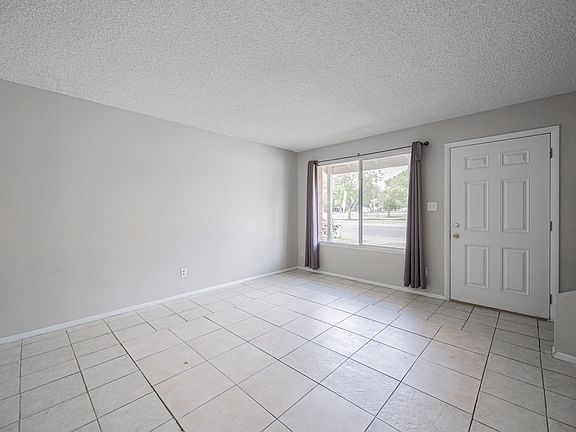 5th image of 15 E Carter Dr