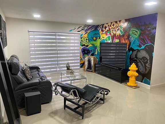 2nd image of 13707 Kendale Lakes Cir #Penthouse 7