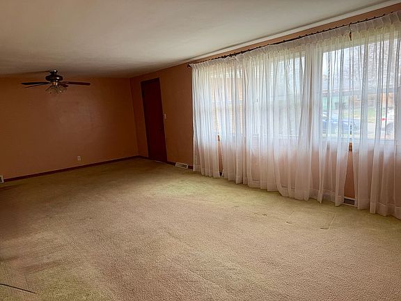 5th image of 207 Burnside Dr