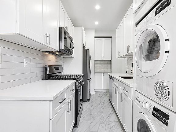 2nd image of 215 W 92nd St APT 9I