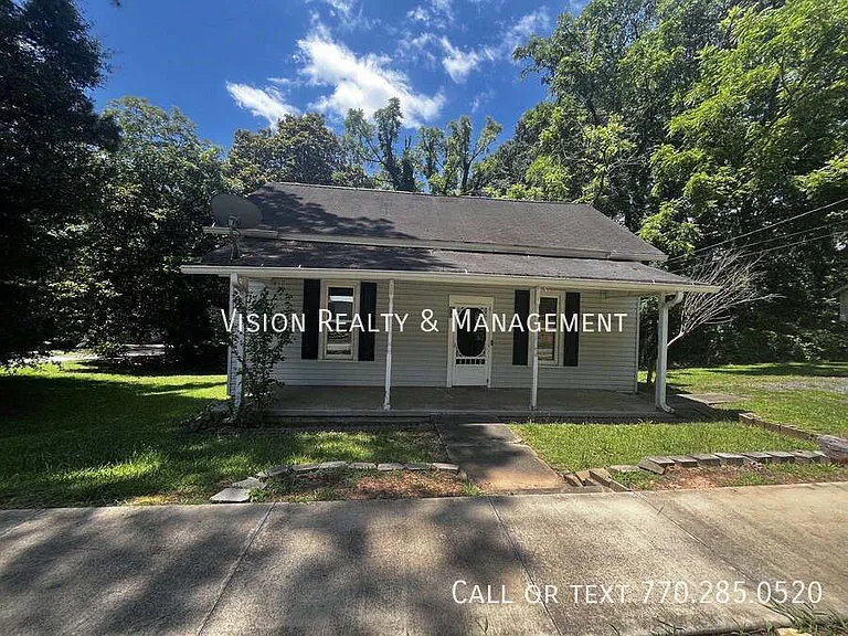 304 Broad St — Photo 2