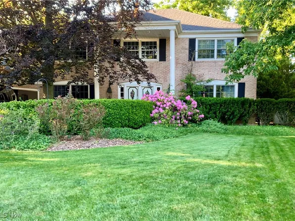 18162 Fawn Cir, Strongsville, OH 44136