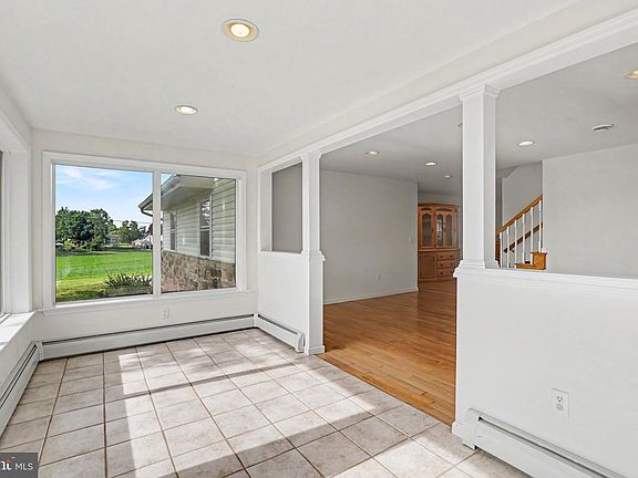 4th image of 142 Eisenhower Rd