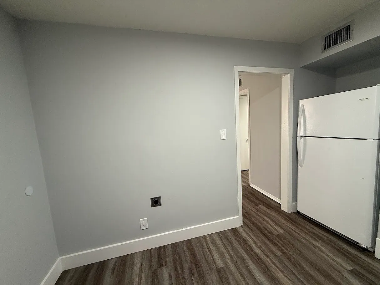 2 bed, $750 — Photo 2