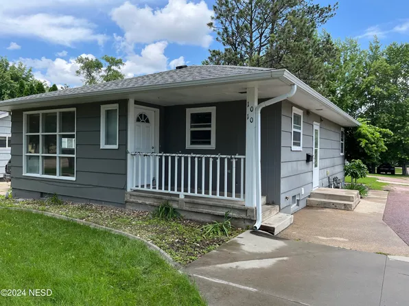1010 2nd St NE, Watertown, SD 57201