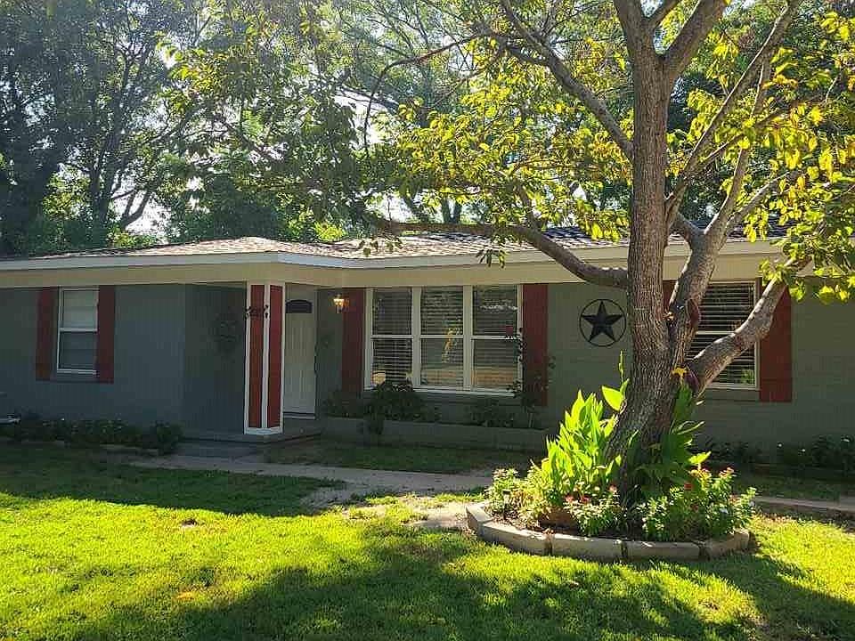 1st image of 3017 Brookdale Dr