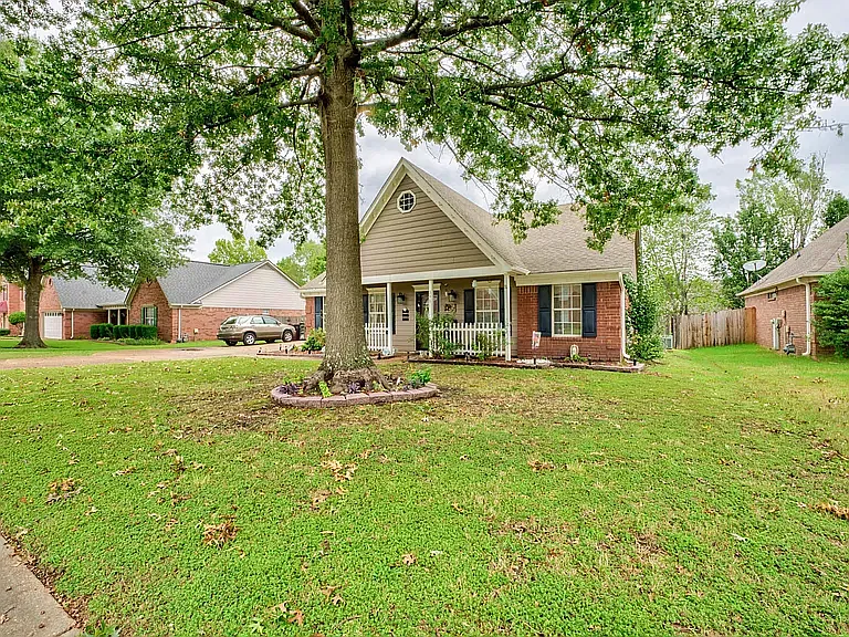 3 bed, 1700 sqft, $2,395 — Photo 4