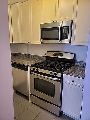 5th image of 3135 Crescent St APT 5N