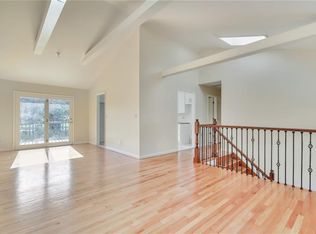373 Lake Shore Dr, Monroe, NY 10950