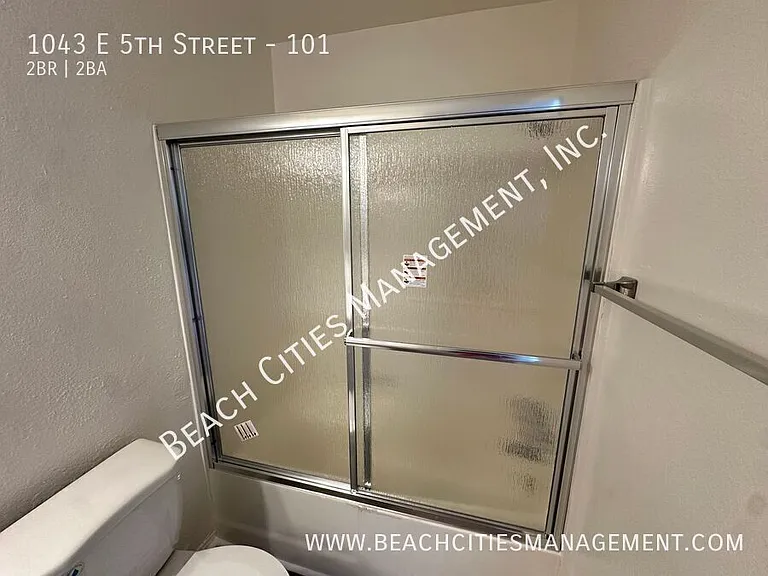 1043 E 5th St #101 — Photo 24