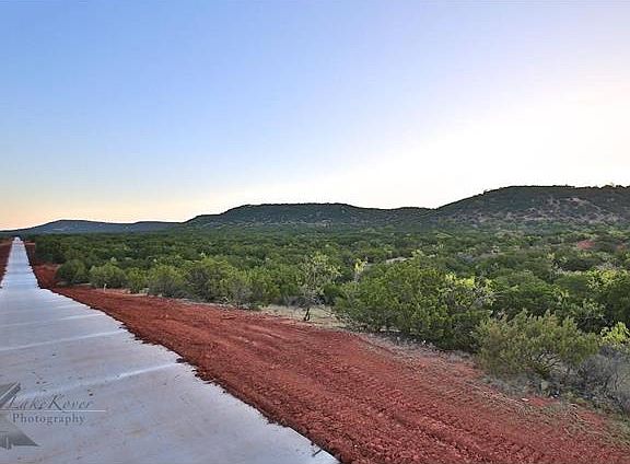 5th image of 115 Western Trl