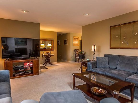 4th image of 304 Woodland Dr
