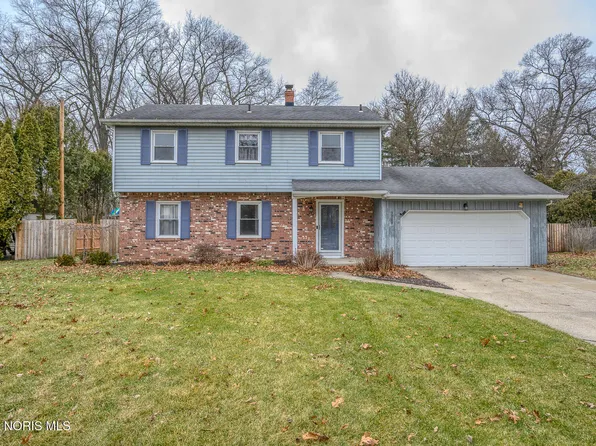 5709 Plantation Dr, Toledo, OH 43623
