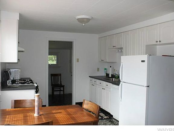 3rd image of 554 Harrison Ave