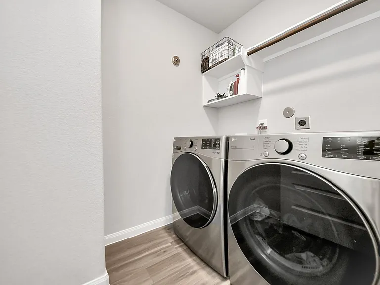 2473 Carp Dr — Photo 34