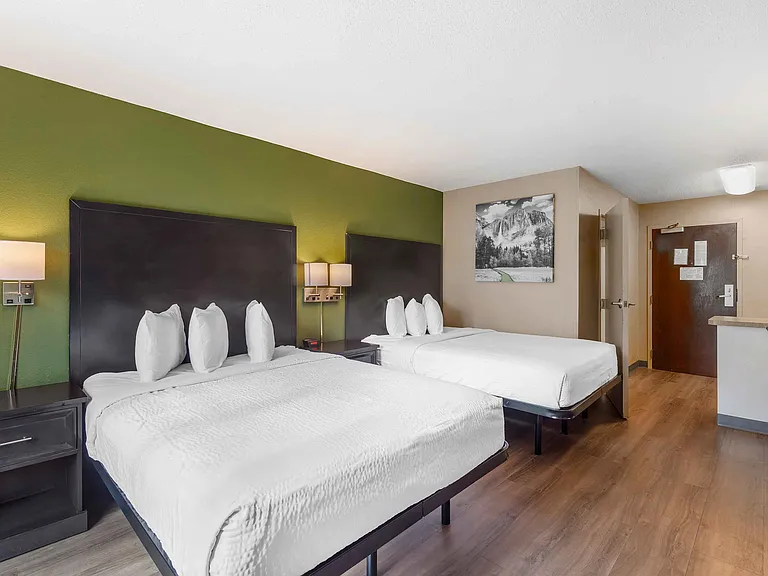 Studio Suite - 2 Full Beds