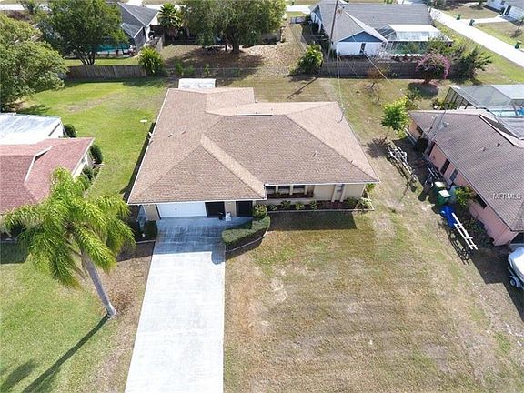 2nd image of 873 Roseway Ter NW