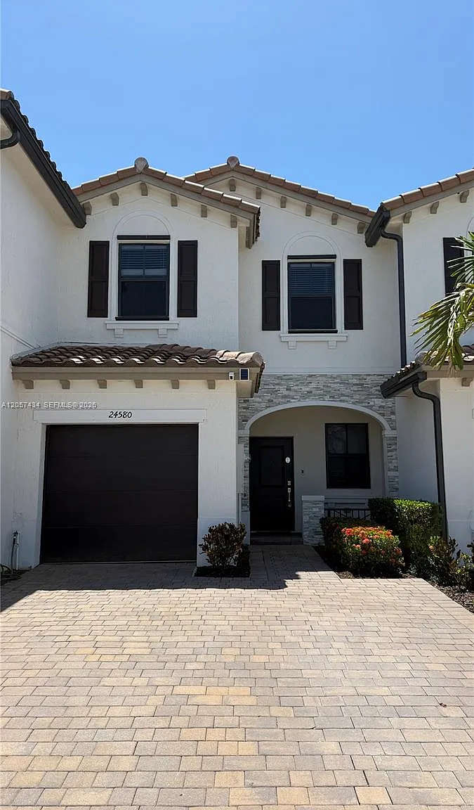 Silver Palm Residential H — Photo 2