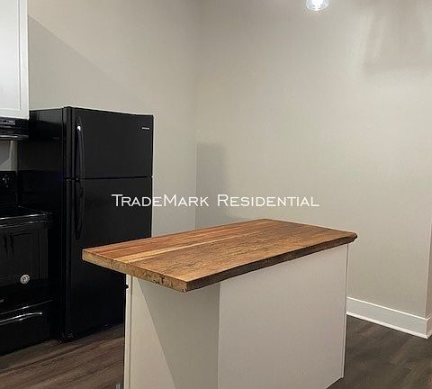 2nd image of 10 S King St #203