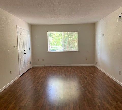 5th image of 7132 Julianna Dr
