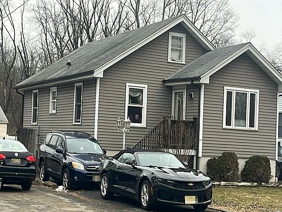 3rd image of 42 Clinton Rd