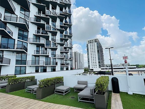 4th image of 5300 Paseo Dr #1608