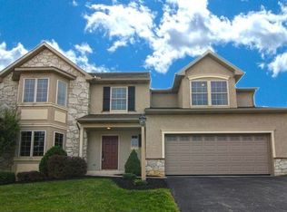 2837 Candlelight Dr, York, PA 17402