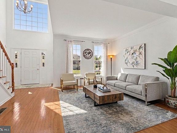 5th image of 43 Lockwood Dr