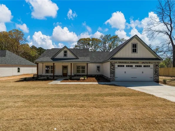 204 Lee Road 334, Salem, AL 36874