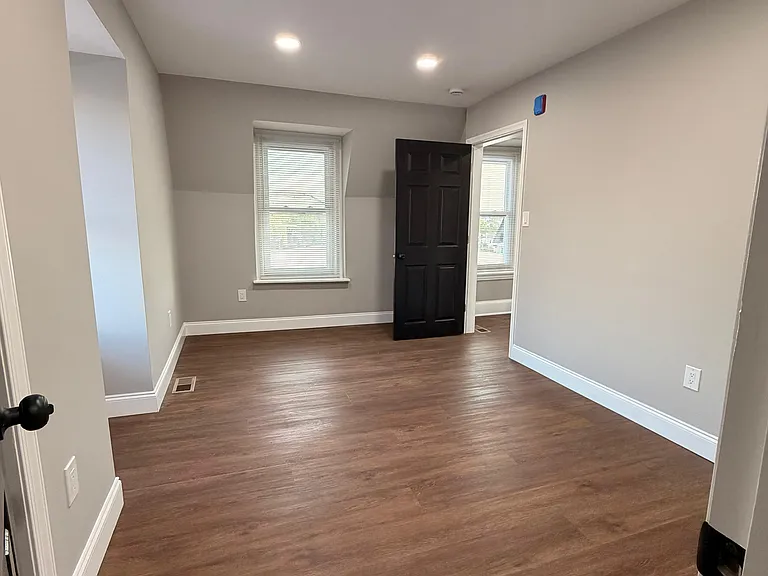 516 E Marshall St #1 — Photo 11