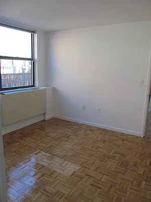 Rented by Lisa Management | media 11