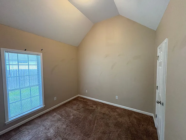 161 Mayfair Ln — Photo 15