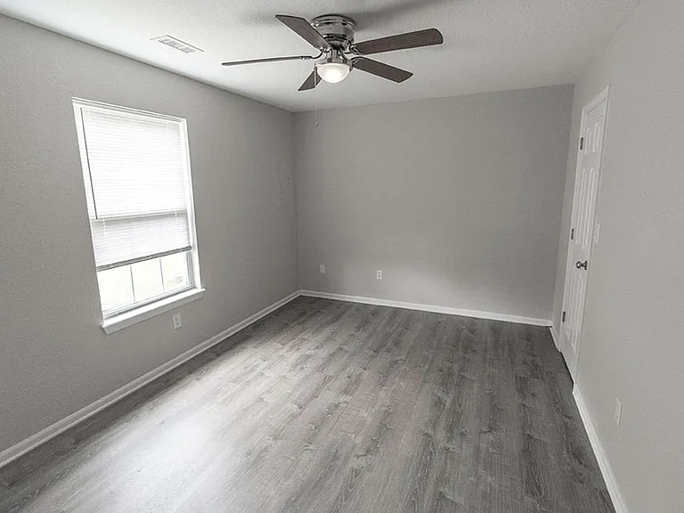 4305 Derby Ridge Dr — Photo 10