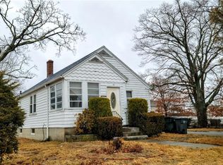 15 Manhattan St, Providence, RI 02904