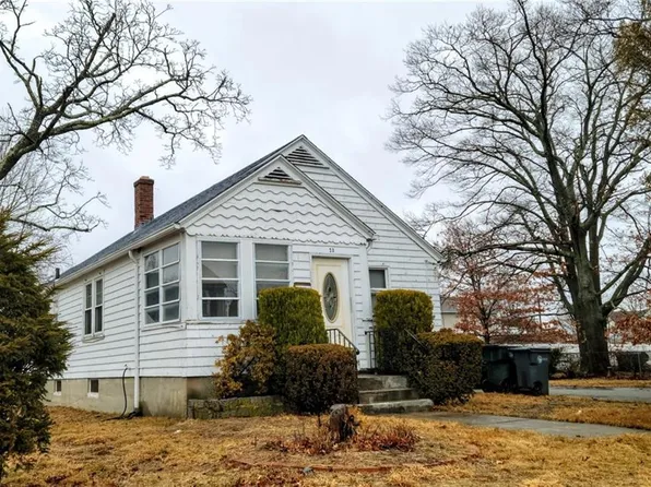 15 Manhattan St, Providence, RI 02904