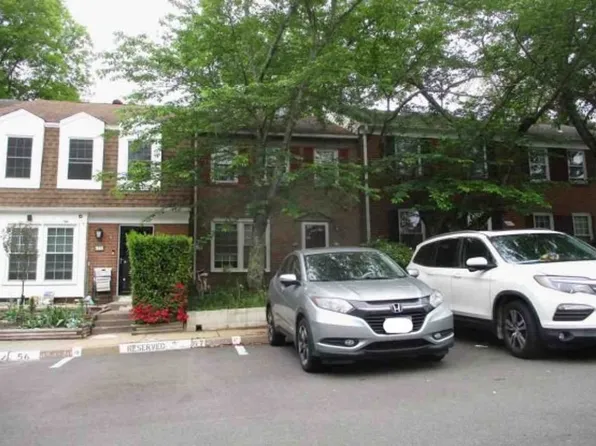 6321 Teakwood Ct, Burke, VA 22015