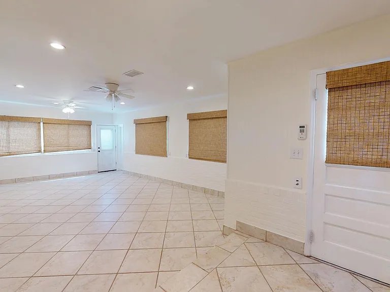 6415 Potomac Ave — Photo 9