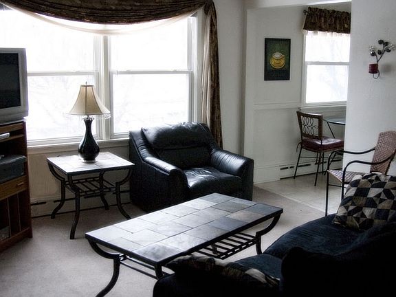 3rd image of 1231 Saint Clair Ave APT 8