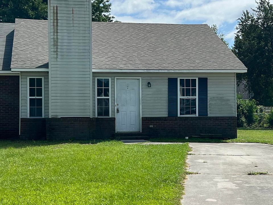 1st image of 124 Live Oak Ct