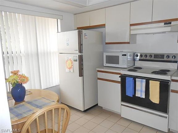 2nd image of 2037 Golfside Village Dr
