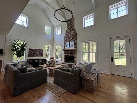 2nd image of 4616 Cummings Cove Dr